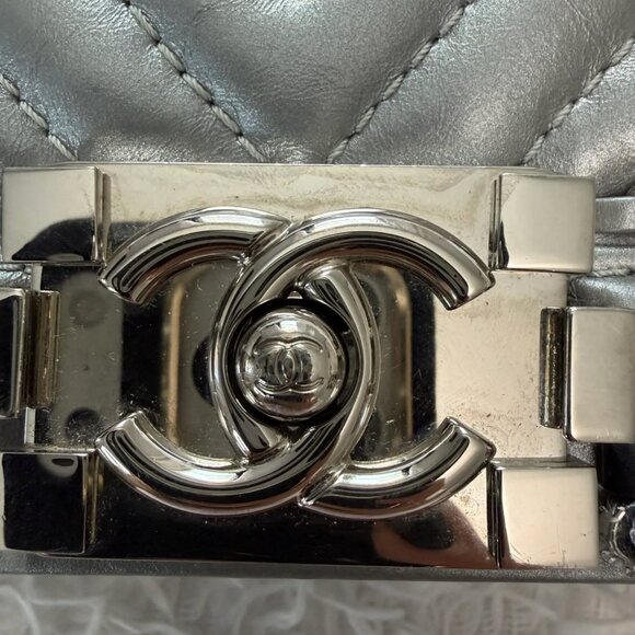 Chanel Silver Medium Boy Chain around bag - Picture 3 of 15